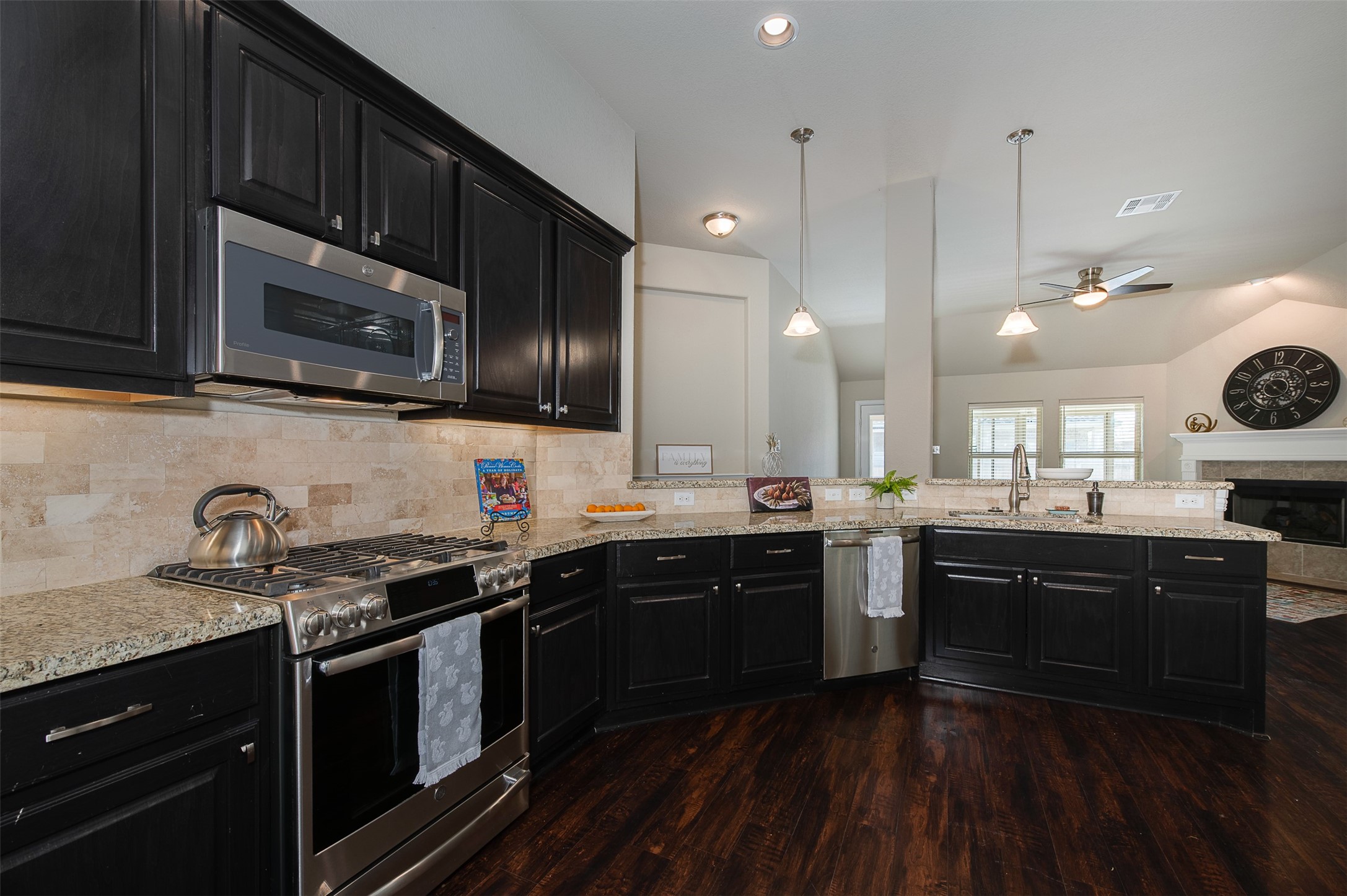 3045 Peterson Circle Bryan, TX 77802 - Photo 11 of 40