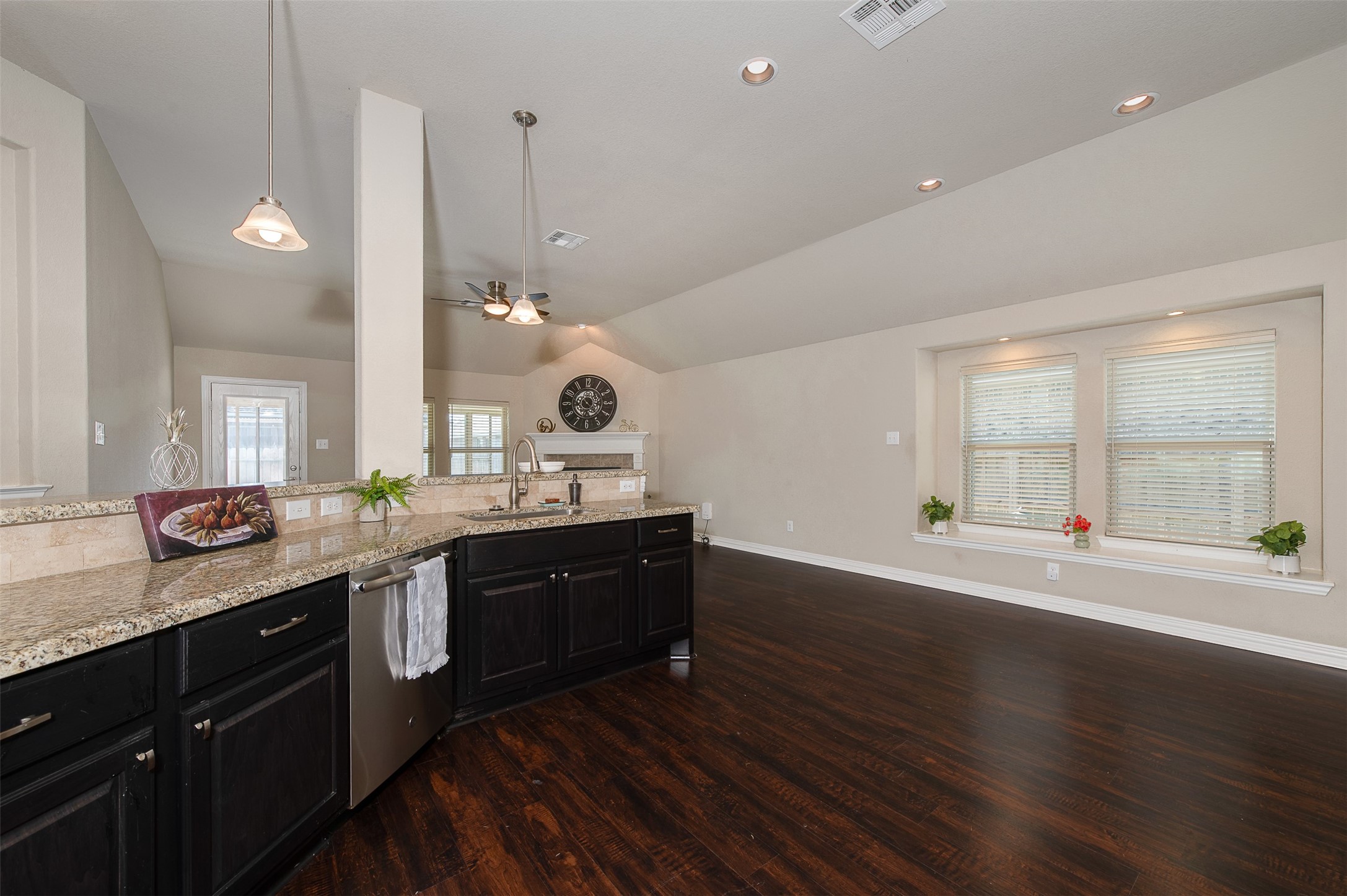 3045 Peterson Circle Bryan, TX 77802 - Photo 12 of 40