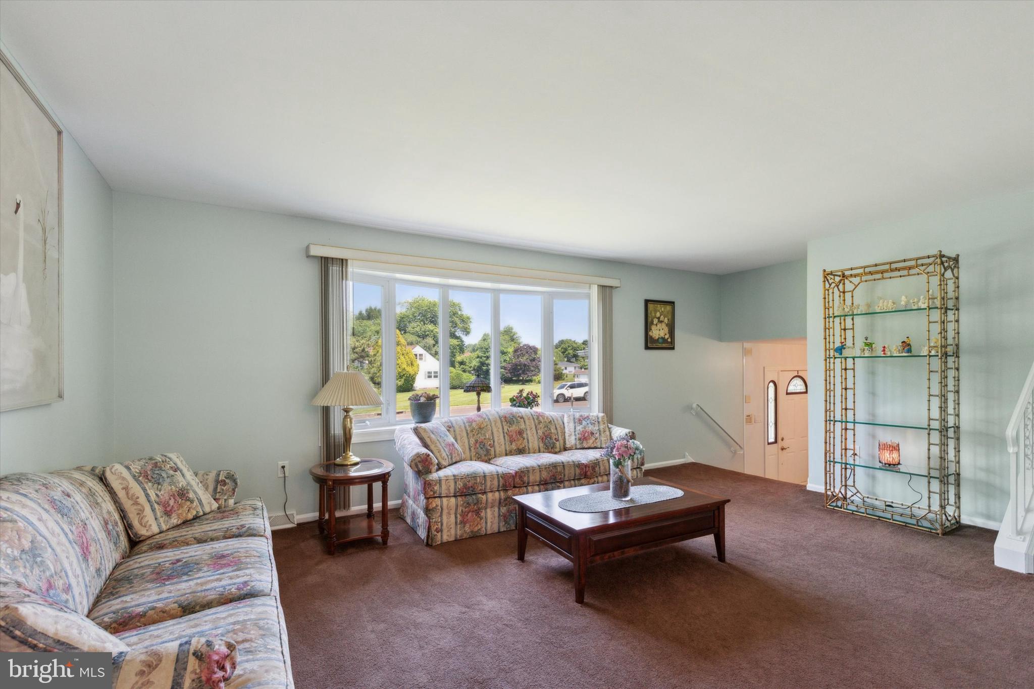 75 Cherokee Road Richboro, PA 18954 - Photo 15 of 48 Living Room