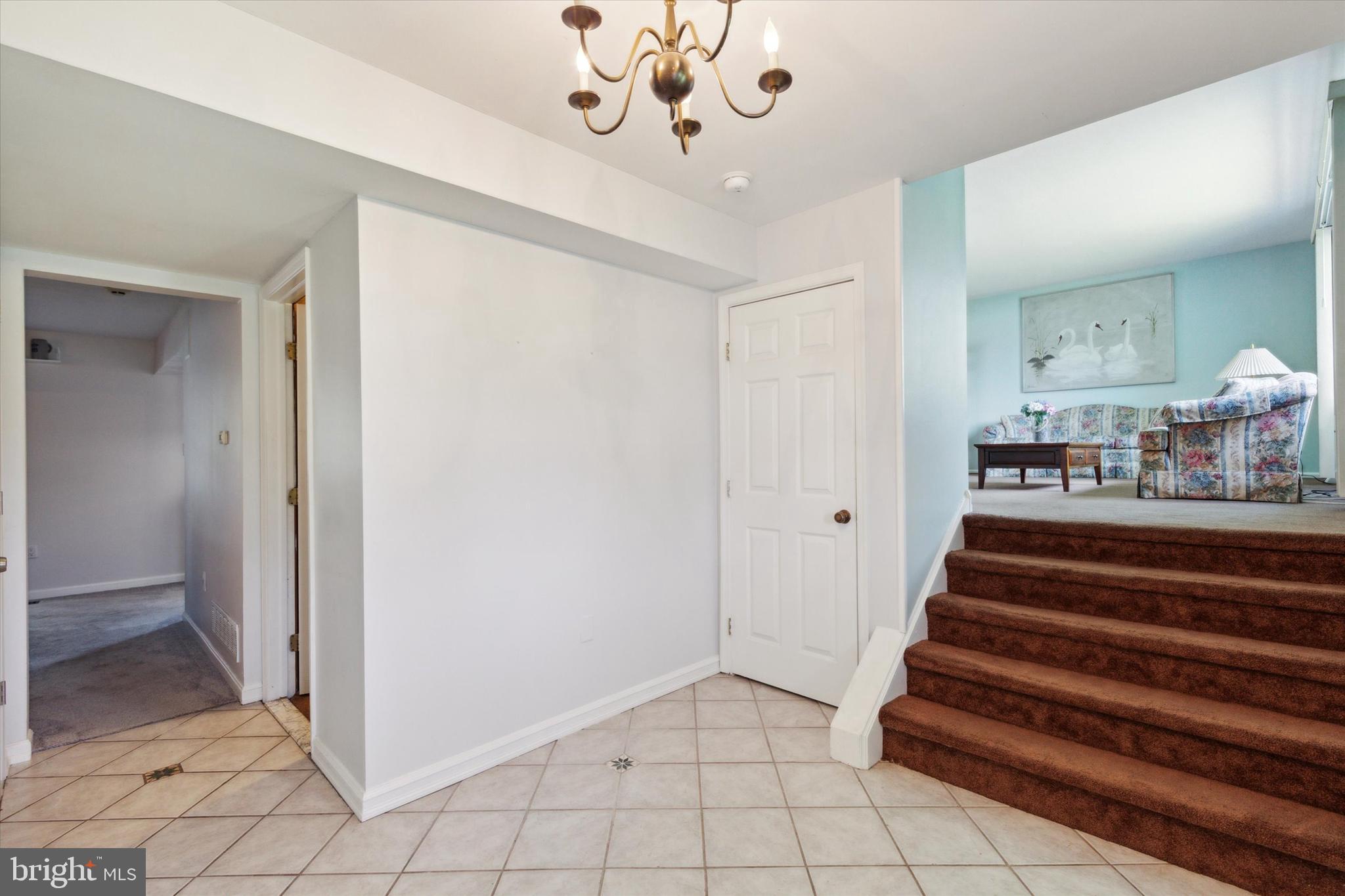 75 Cherokee Road Richboro, PA 18954 - Photo 3 of 48 Foyer