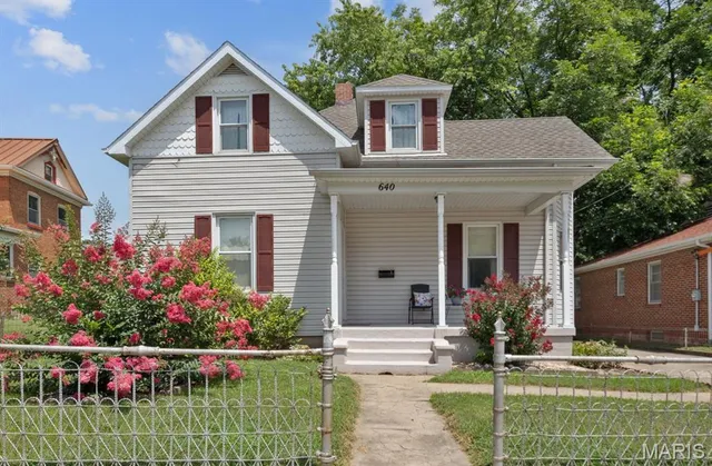 $198,500 | 640 North 3rd Street, Ste. Genevieve, MO 63670