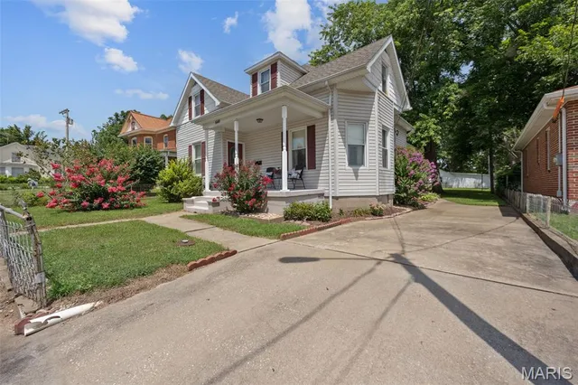 $198,500 | 640 North 3rd Street, Ste. Genevieve, MO 63670