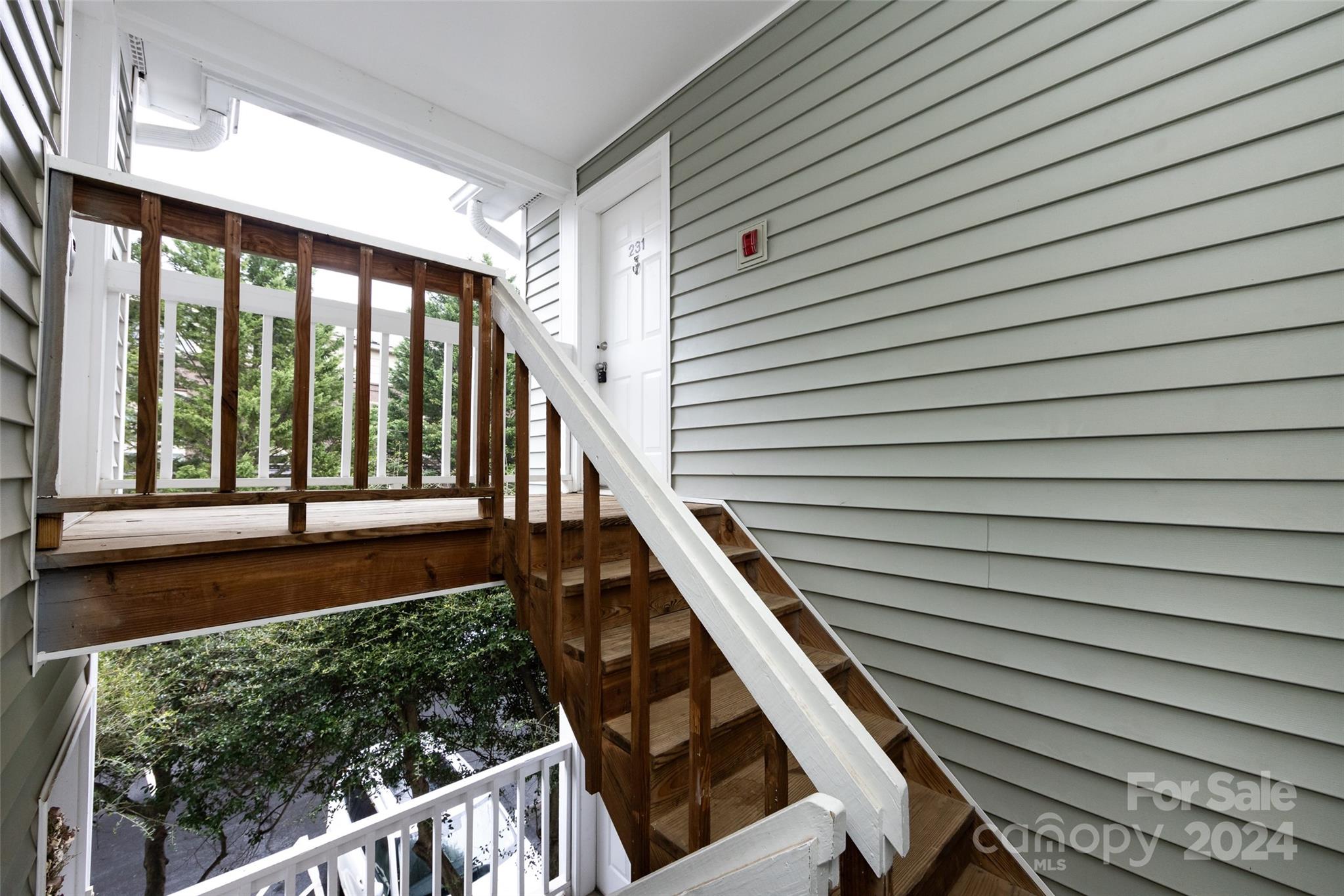 430 Queens Road, Unit 231 Charlotte, NC 28207 - Photo 2 of 23 a view of an entryway