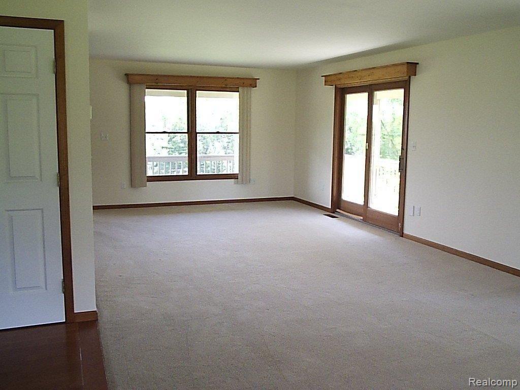 1728 County Farm Road Howell, MI 48843 - Photo 17 of 22 Livingroom 1