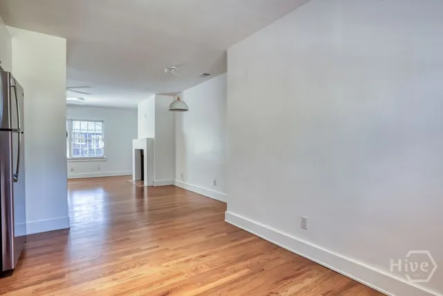 $2,200 | 916 Maupas Avenue, Unit TWO, Savannah, GA 31401