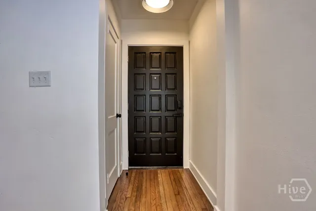 $2,200 | 916 Maupas Avenue, Unit TWO, Savannah, GA 31401