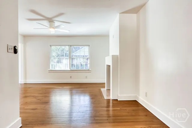 $2,200 | 916 Maupas Avenue, Unit TWO, Savannah, GA 31401