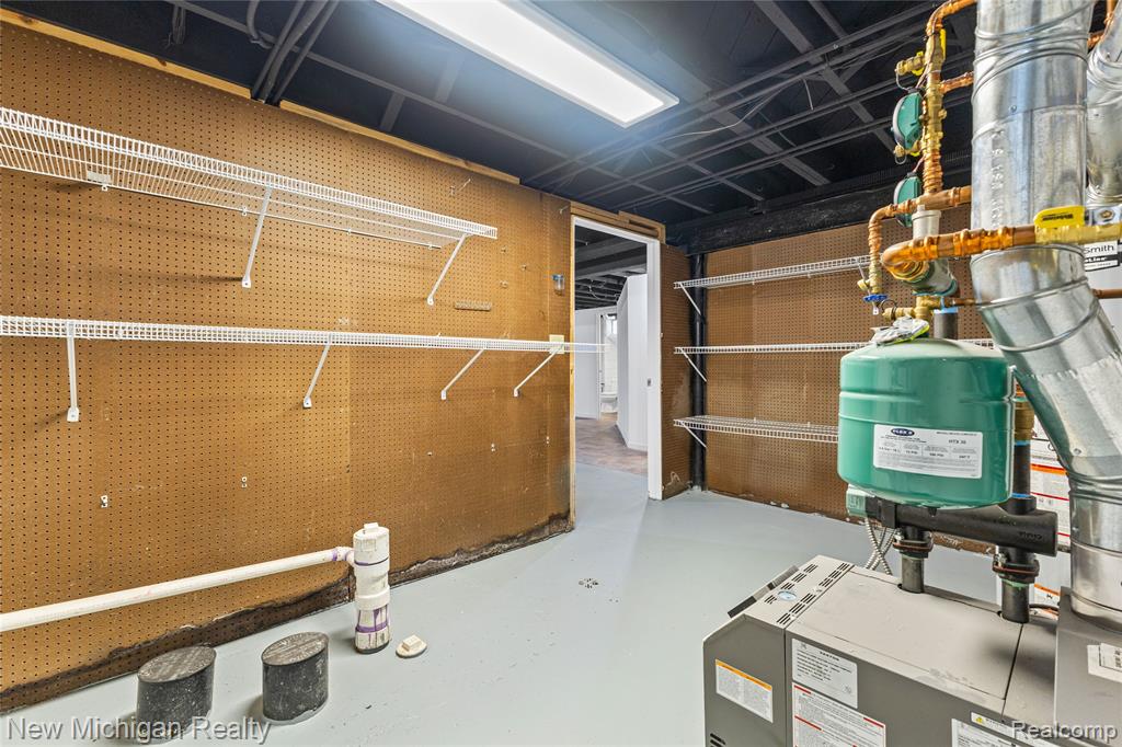 8359 Chicago Road Warren, MI 48093 - Photo 42 of 74