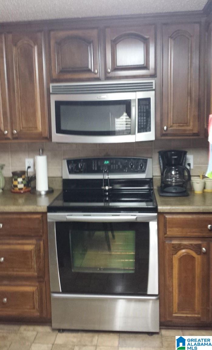 961 Oak Crest Road Birmingham, AL 35224 - Photo 2 of 12