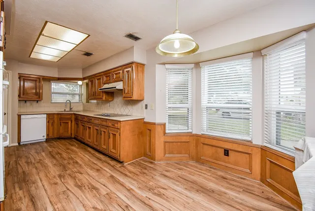 $2,300 | 15502 Rio Plaza Drive, Houston, TX 77083