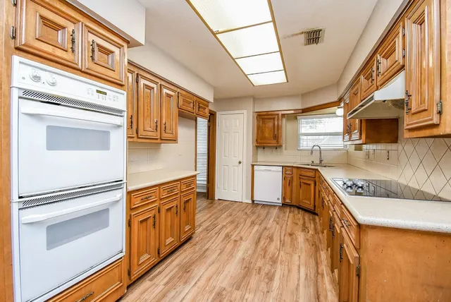 $2,300 | 15502 Rio Plaza Drive, Houston, TX 77083