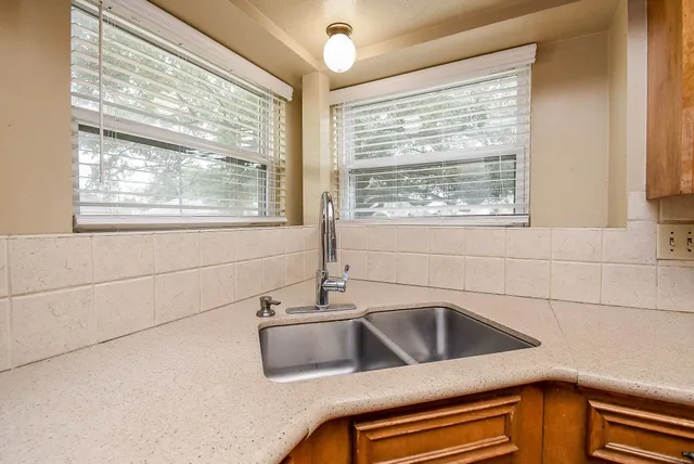 $2,300 | 15502 Rio Plaza Drive, Houston, TX 77083