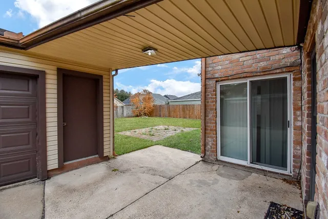 $2,300 | 15502 Rio Plaza Drive, Houston, TX 77083
