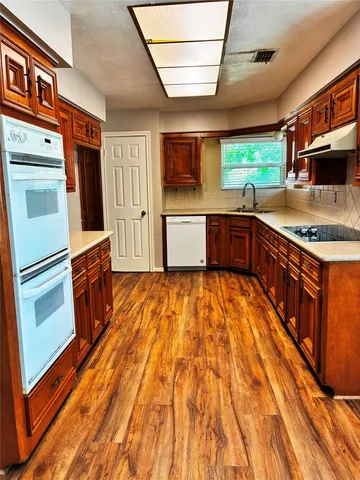 $2,300 | 15502 Rio Plaza Drive, Houston, TX 77083