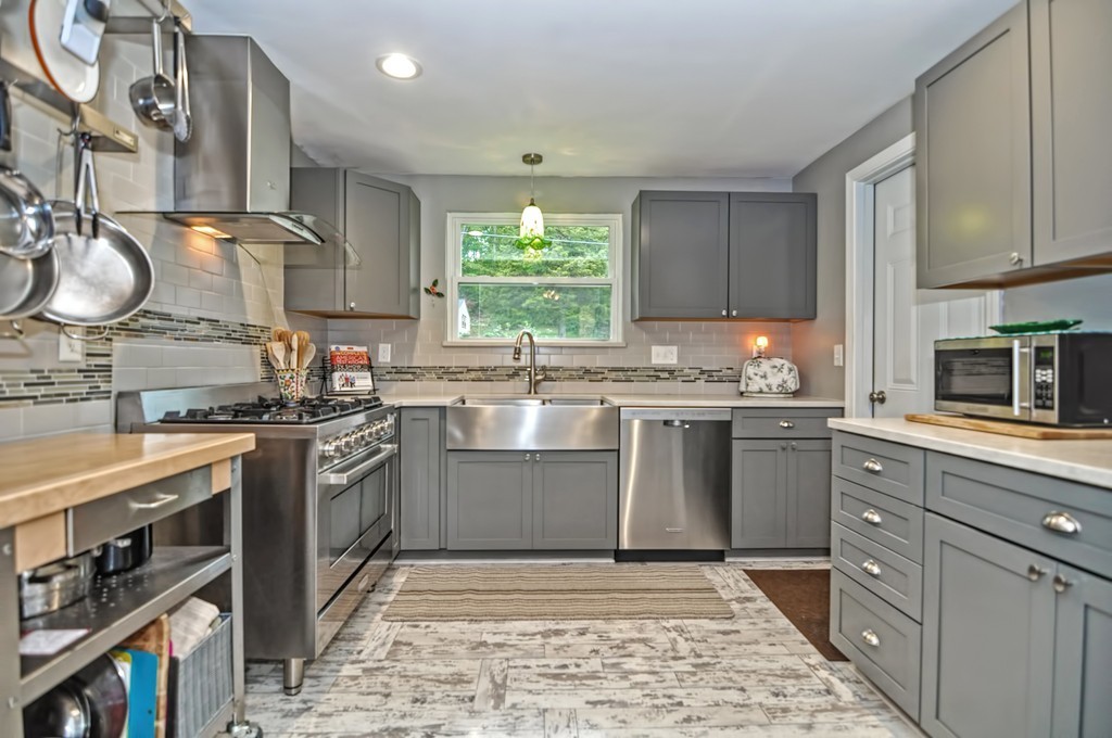 82 Raymond Road Marlborough, MA 01752 - Photo 8 of 29 Gallery Image 8