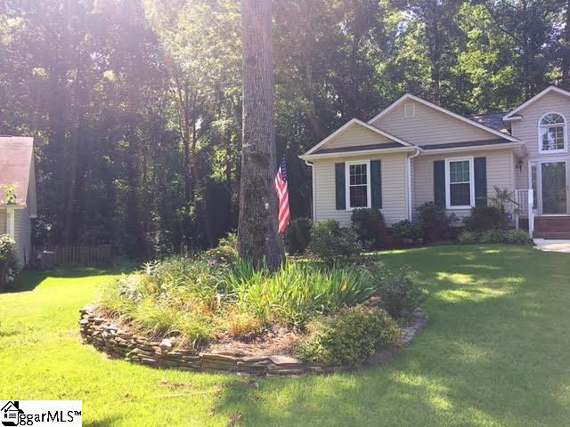 22 Chantilly Rue Court Simpsonville, SC 29681 - Photo 3 of 25 Gallery Image 3