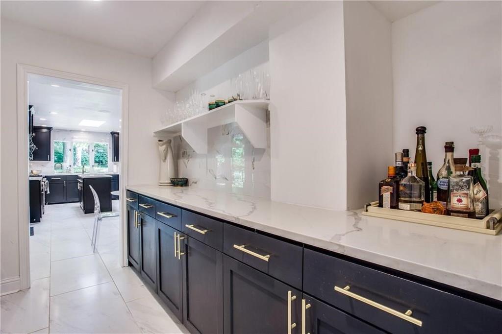 4804 Alan Dale Lane Dallas, TX 75209 - Photo 9 of 30