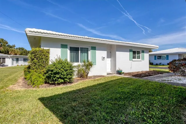 $187,900 | 1815 Roxane Way, Unit 65, Sarasota, FL 34235