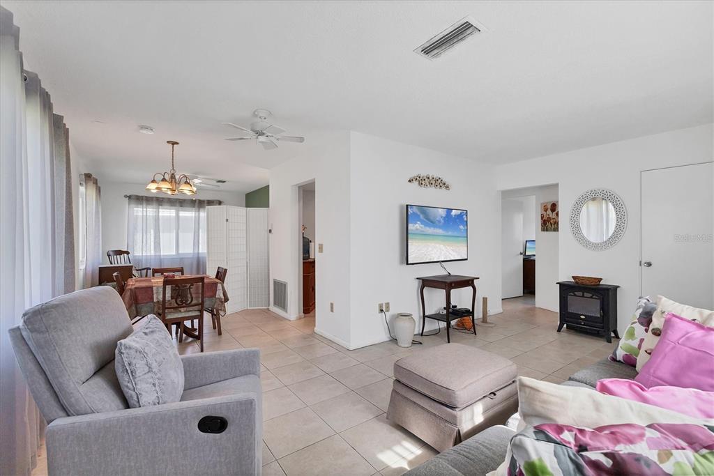 1815 Roxane Way, Unit 65 Sarasota, FL 34235 - Photo 8 of 33