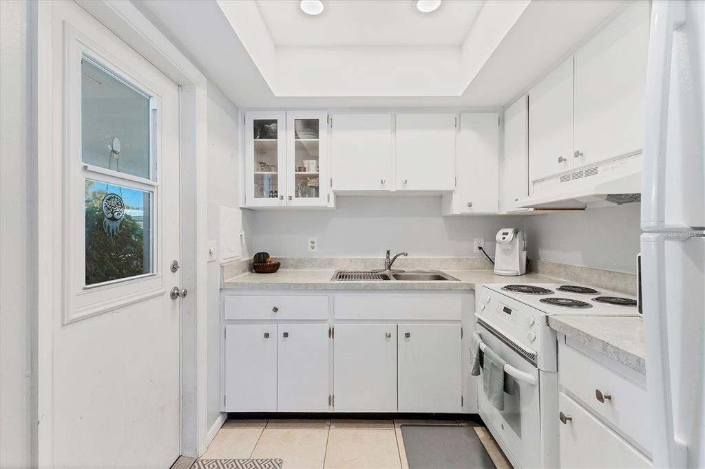 1815 Roxane Way, Unit 65 Sarasota, FL 34235 - Photo 9 of 33