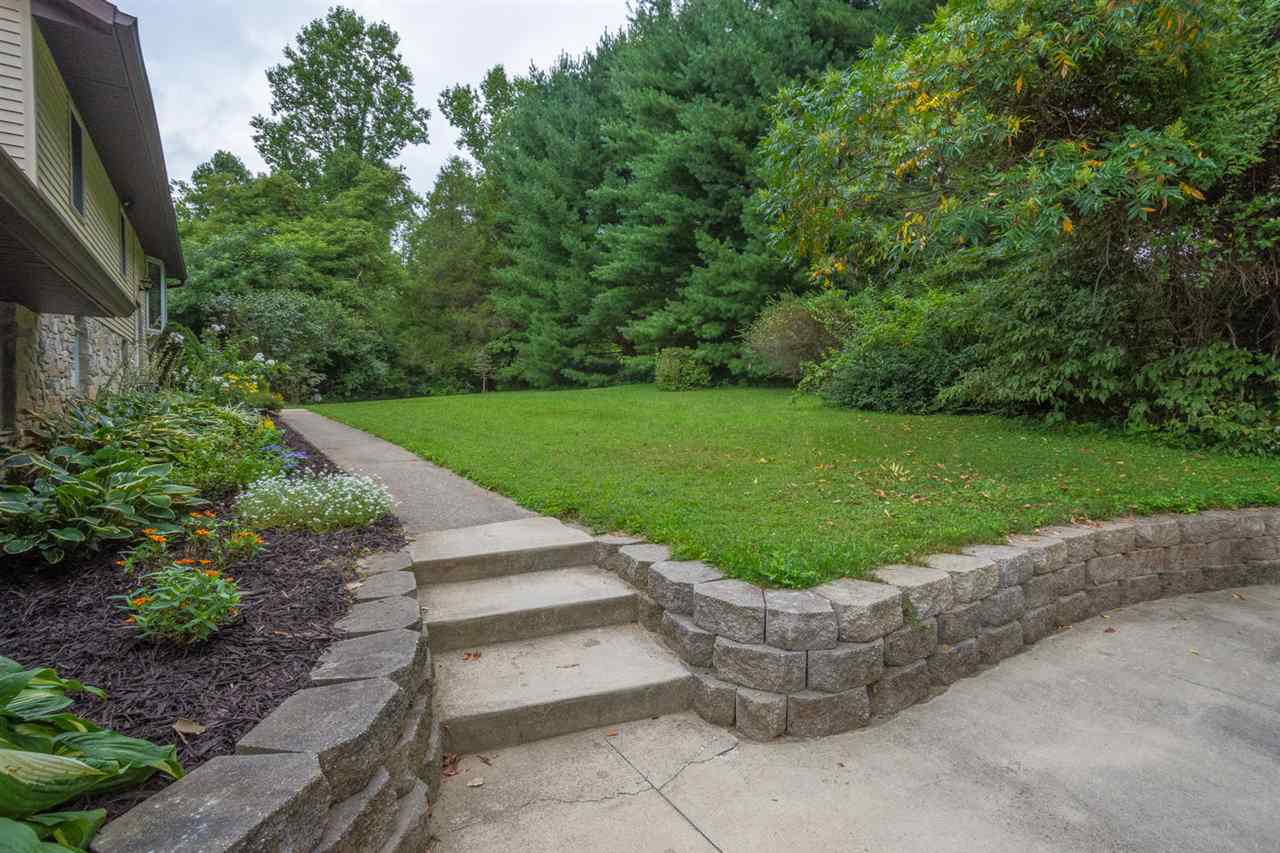 3419 West Cockrell Road Bloomington, IN 47403 - Photo 4 of 31 Gallery Image 4