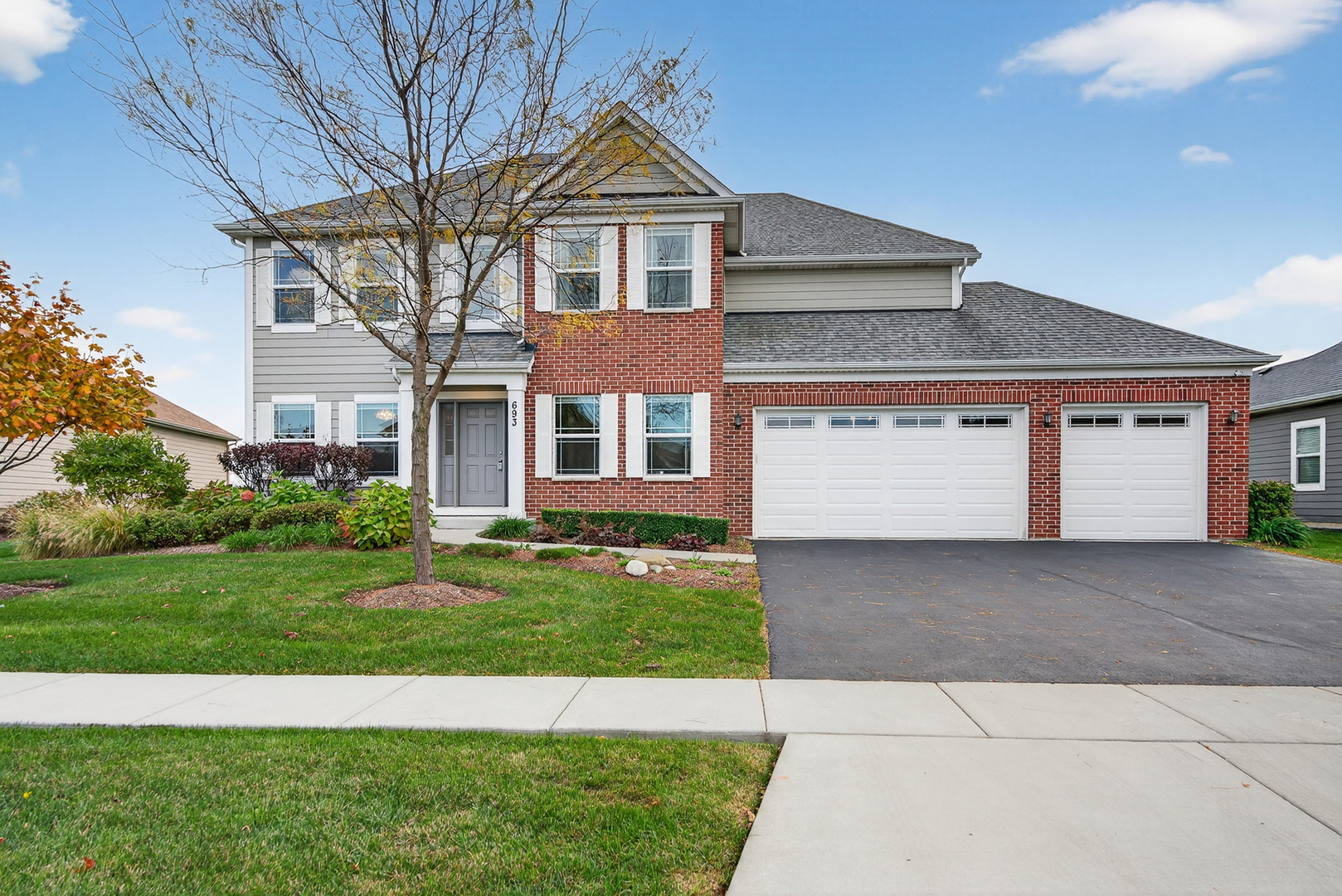 693 Slate Run Elgin, IL 60124 - Photo 1 of 35 Gallery Image 1