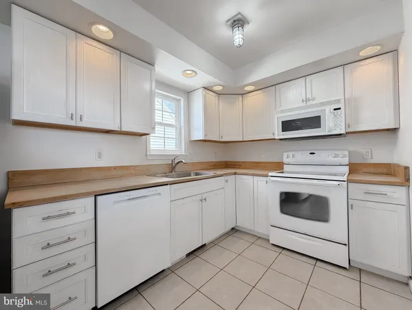 $630,000 | 15252 Lake Drive, Scotland, MD 20687