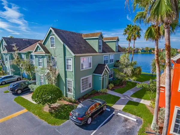 $2,500 | 9028 Lake Chase Island Way, Tampa, FL 33626