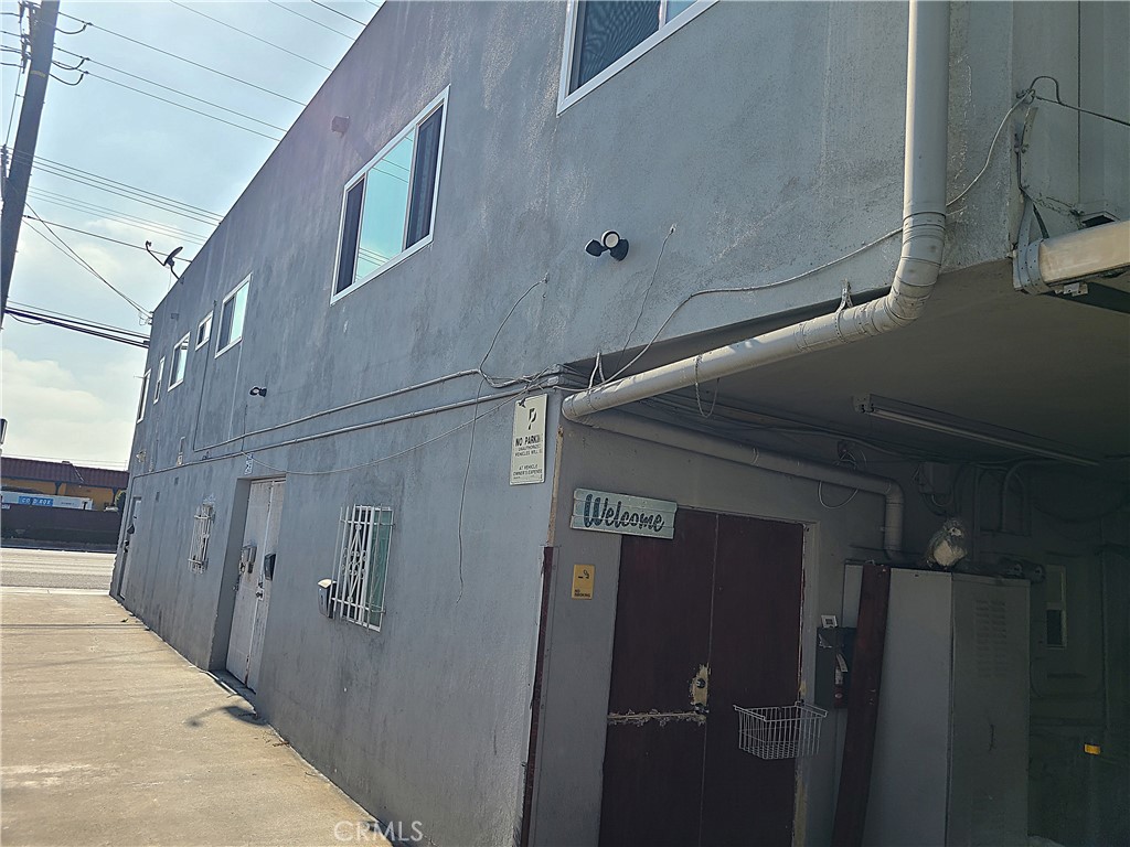 12940 Prairie Avenue Hawthorne, CA 90250 - Photo 7 of 17 a view of a door and wooden floor