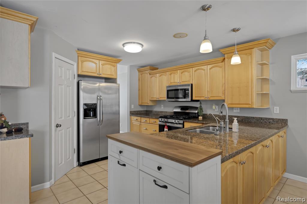 16359 Linden Road Linden, MI 48451 - Photo 6 of 46