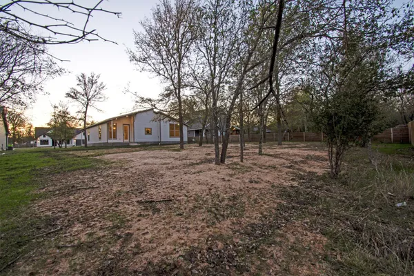 $2,400 | 346 Nene Lane, Bastrop, TX 78602