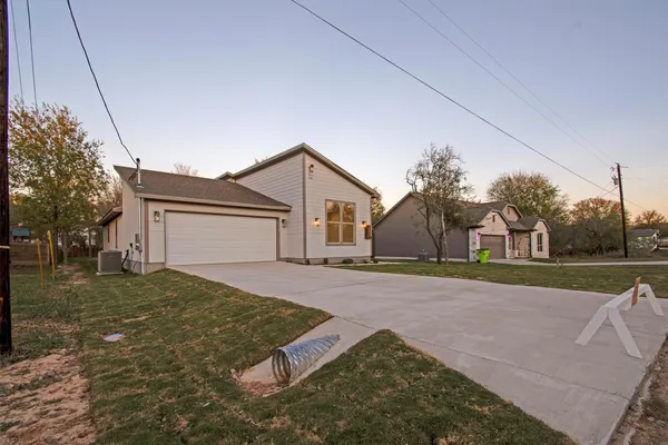 $2,400 | 346 Nene Lane, Bastrop, TX 78602