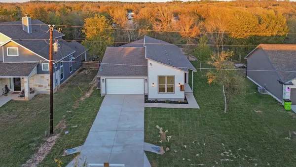 $2,400 | 346 Nene Lane, Bastrop, TX 78602