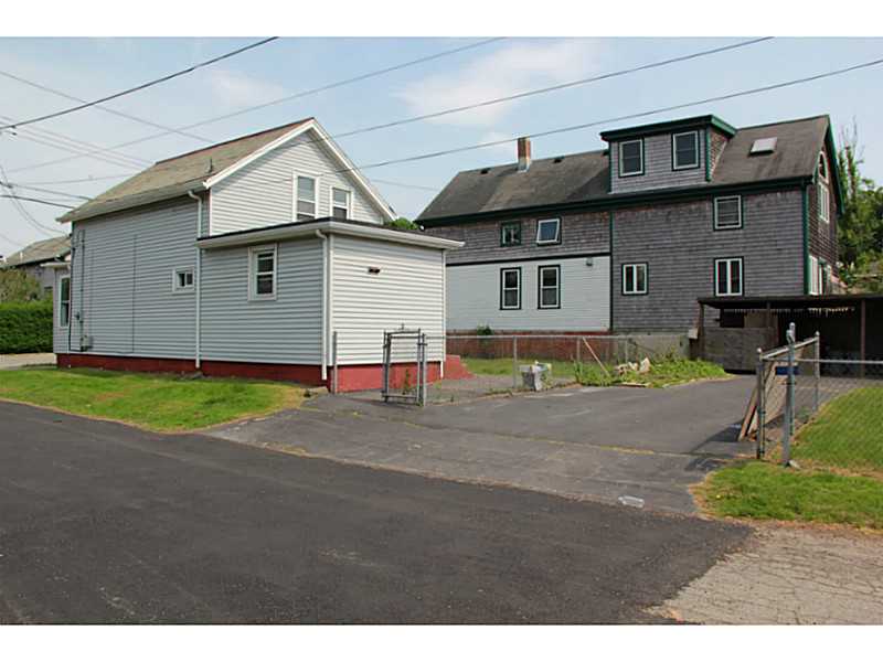 24 Prescott Hall Road Newport, RI 02840 - Photo 11 of 14 Exterior Back.