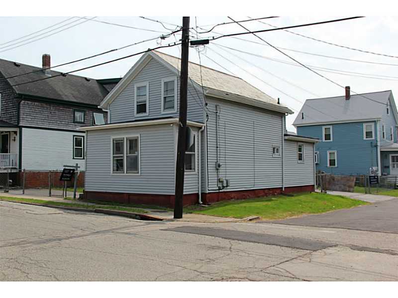 24 Prescott Hall Road Newport, RI 02840 - Photo 3 of 14 Exterior Back.