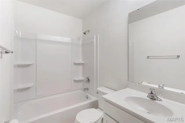 $286,042 | 718 Courtshire Crossing, Truesdale, MO 63380