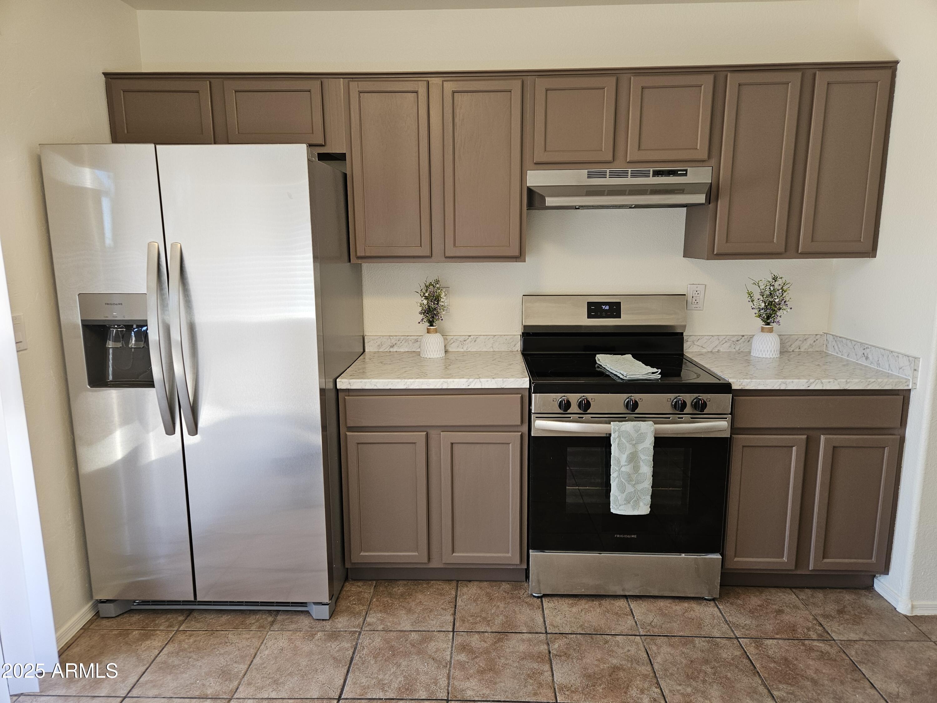 720 South Del Rio Court Apache Junction, AZ 85119 - Photo 6 of 26 20250830_131928