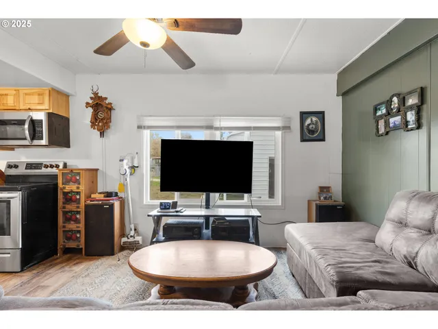 $125,000 | 1042 Cornutt Street, Myrtle Creek, OR 97457