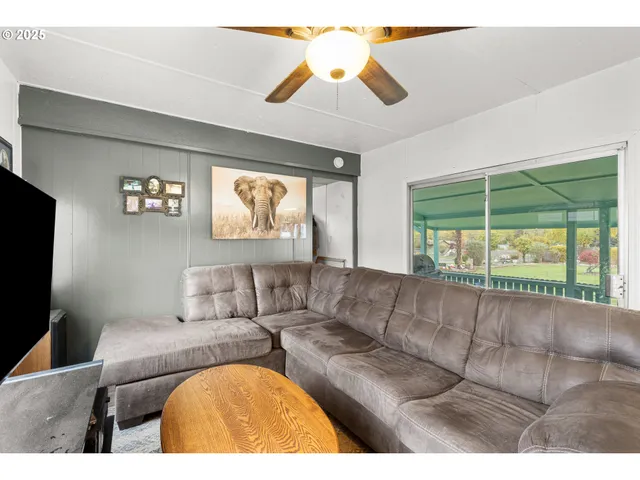 $125,000 | 1042 Cornutt Street, Myrtle Creek, OR 97457