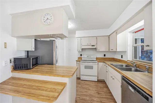 $199,999 | 80 Circlewood Drive, Unit A33, Venice, FL 34293