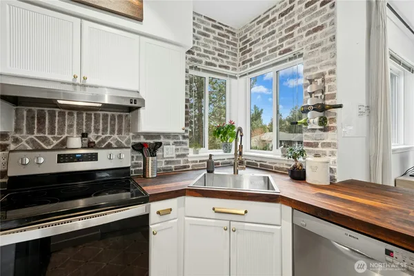 $345,000 | 12012 Northeast 204th Place, Unit C203, Bothell, WA 98011