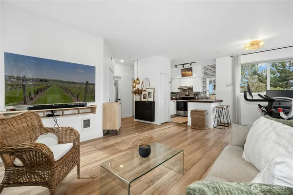 $345,000 | 12012 Northeast 204th Place, Unit C203, Bothell, WA 98011