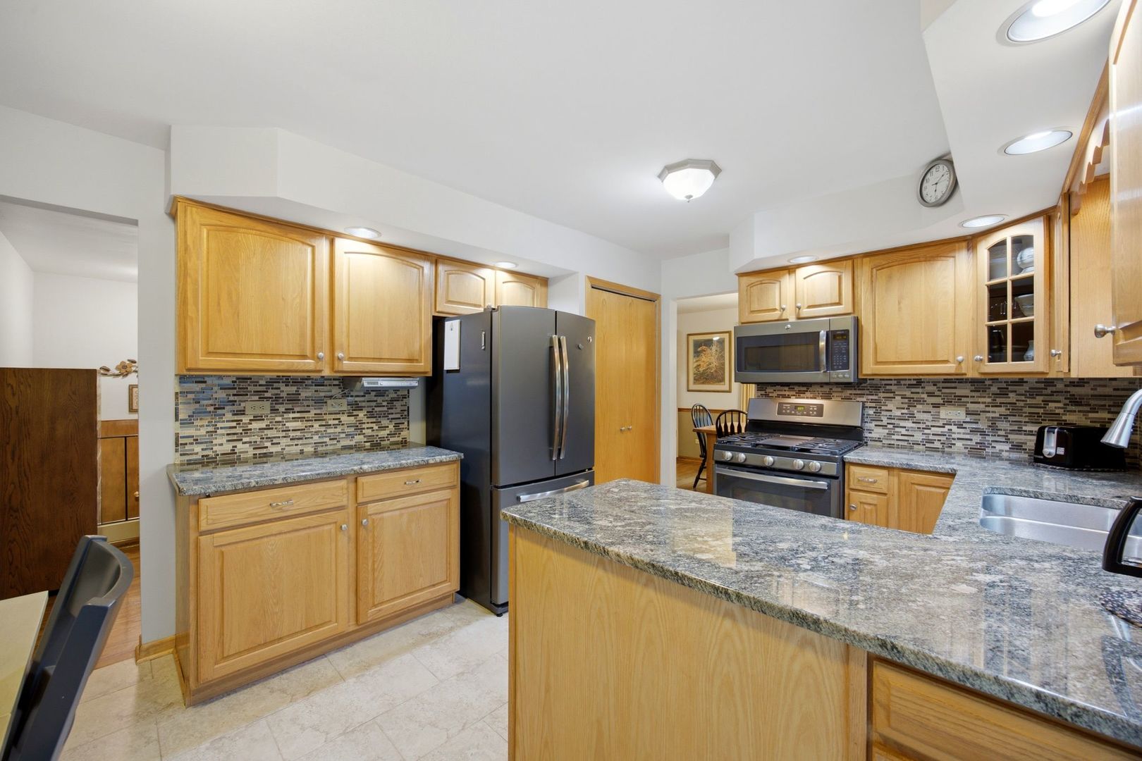 6511 Dunham Road Downers Grove, IL 60516 - Photo 5 of 40 Gallery Image 5