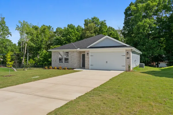 $284,900 | 28 Aurora Circle, Fayetteville, TN 37334