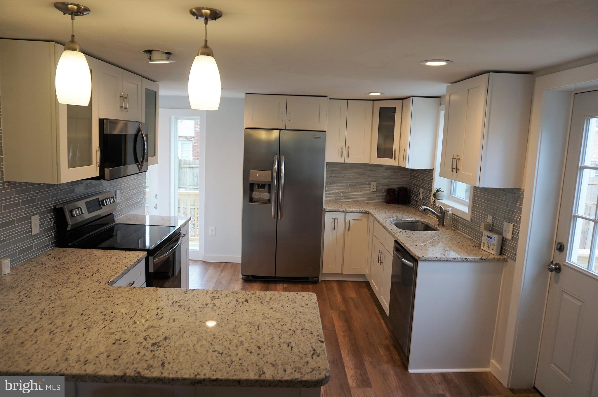 34 Landover Road Lawrence Township, NJ 08648 - Photo 13 of 32 Kitchen Features Granite Counter Tops
