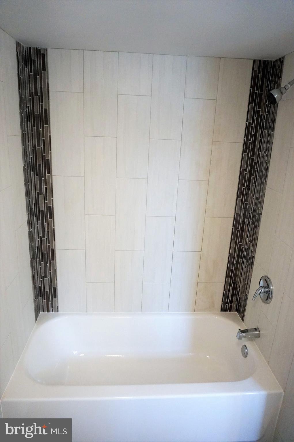 34 Landover Road Lawrence Township, NJ 08648 - Photo 20 of 32 1st Floor Full Bath