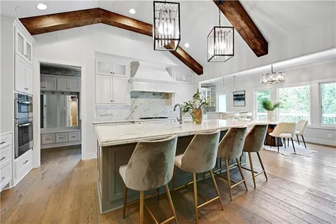$1,275,000 | 770 Suffolk Drive, Loch Lloyd, MO 64012