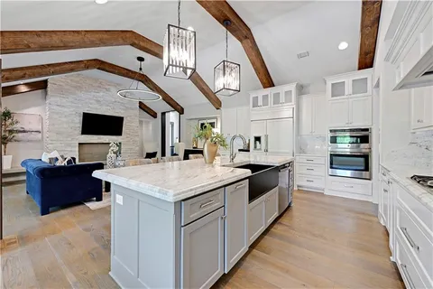 $1,275,000 | 770 Suffolk Drive, Loch Lloyd, MO 64012