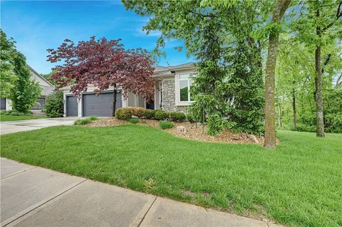 $1,275,000 | 770 Suffolk Drive, Loch Lloyd, MO 64012