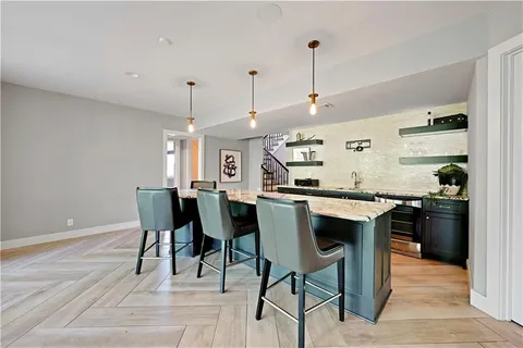 $1,275,000 | 770 Suffolk Drive, Loch Lloyd, MO 64012